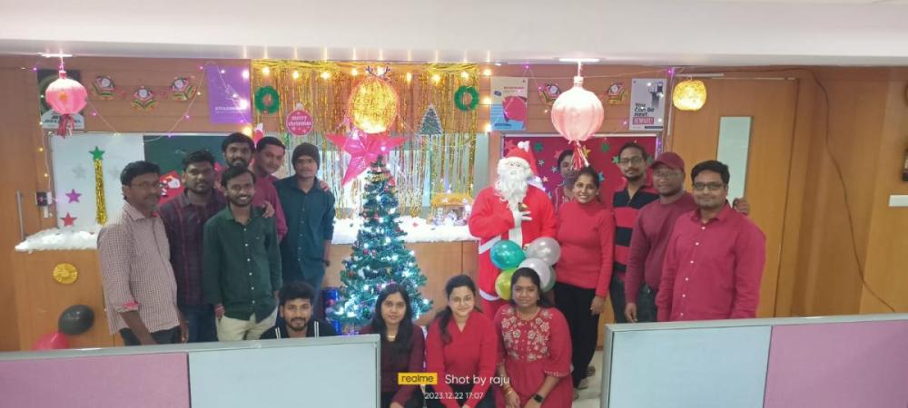 Secret-Santa-Celebration-at-Rysun-44